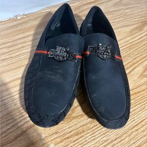Moderno Elegant Black Loafers with Red Detail